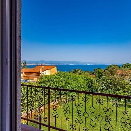 Apartment Roza, Sea View, Free Parking Ičići Extérieur photo